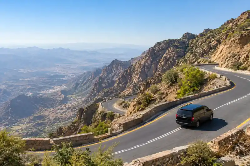 Taxi climbing the Al Hada road on the way from Jeddah to Taif