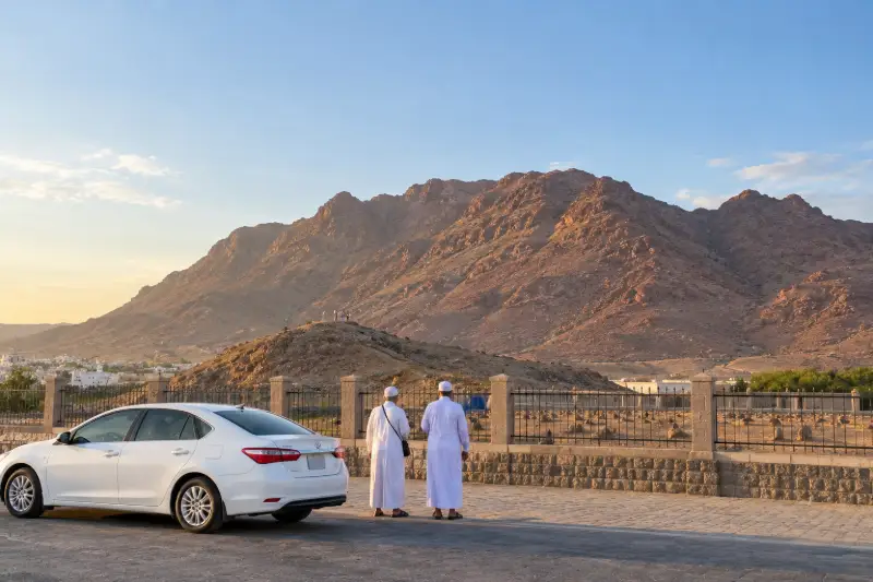 Pilgrims at Mount Uhud on a Madinah ziyarat taxi tour